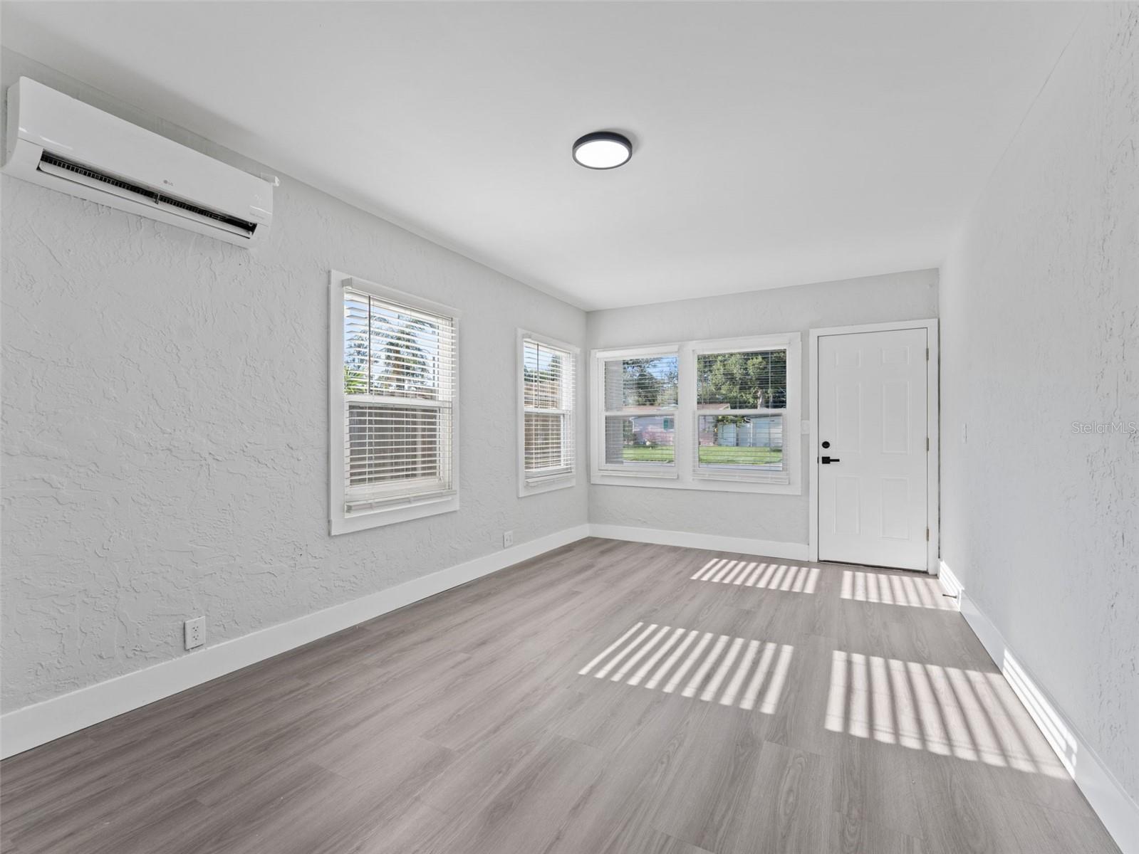 Image 12 of 38 For 2952 Webley Drive