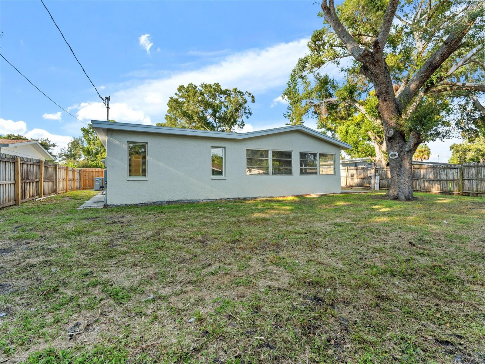 Image 16 of 38 For 2952 Webley Drive