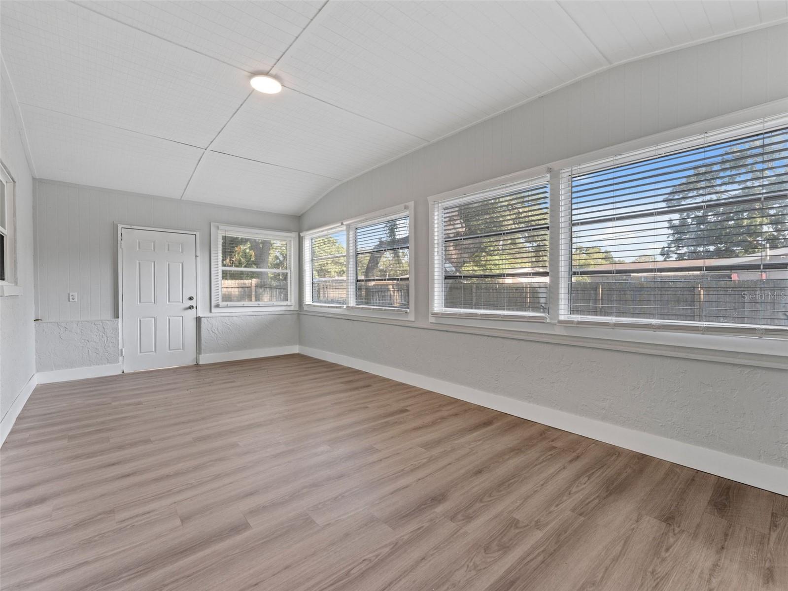 Image 30 of 38 For 2952 Webley Drive