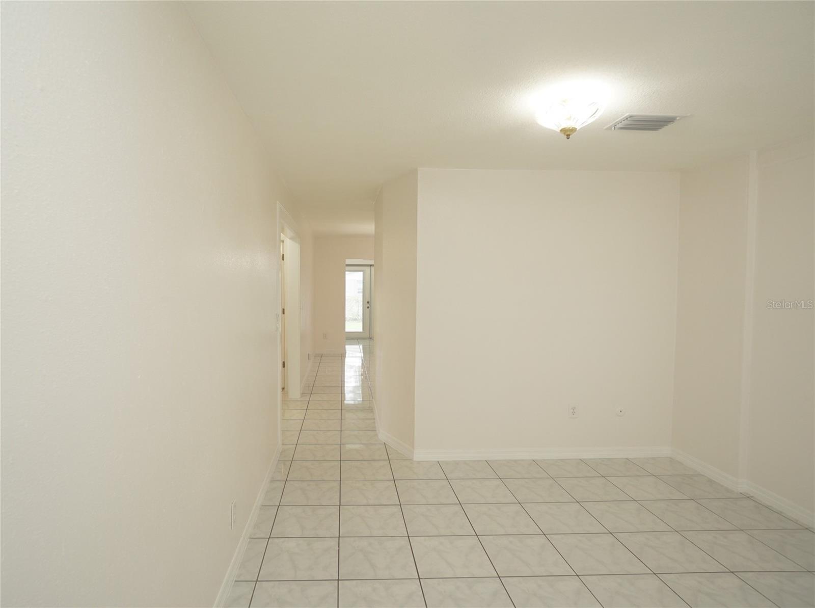 Image 3 of 20 For 3106 La Salle Street
