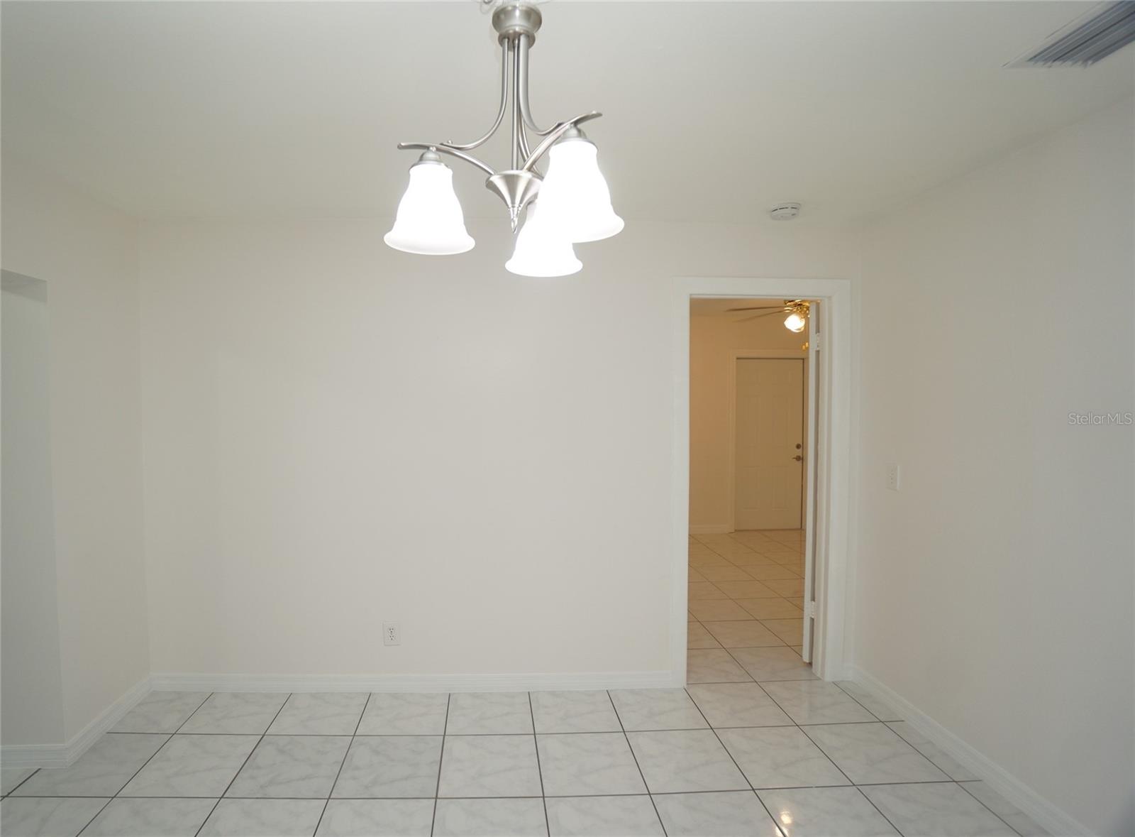 Image 7 of 20 For 3106 La Salle Street