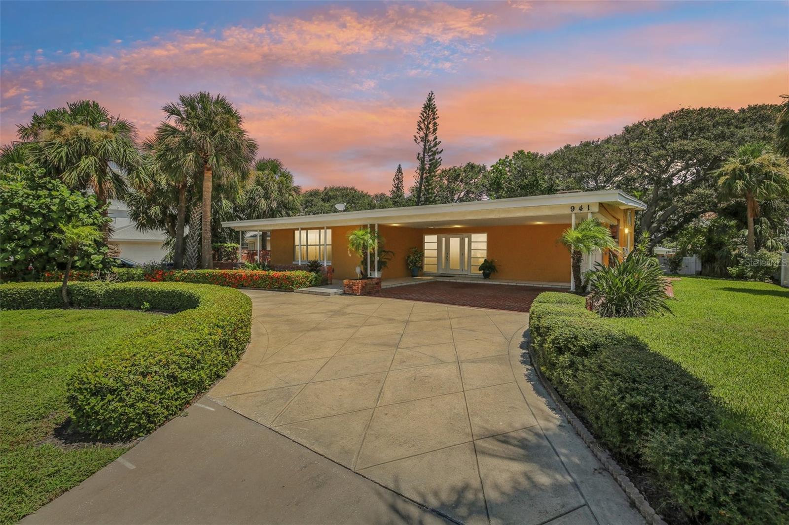 Details for 941 Gulf Boulevard, BELLEAIR BEACH, FL 33786