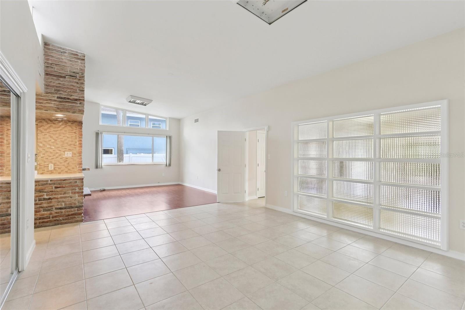 Image 16 of 62 For 941 Gulf Boulevard