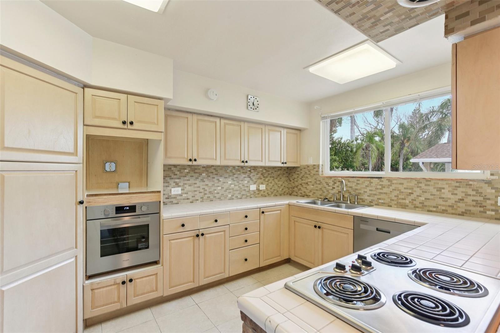 Image 24 of 62 For 941 Gulf Boulevard