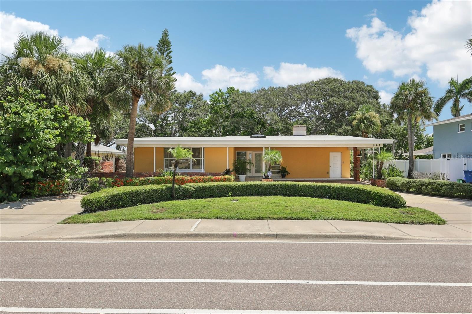 Image 3 of 62 For 941 Gulf Boulevard