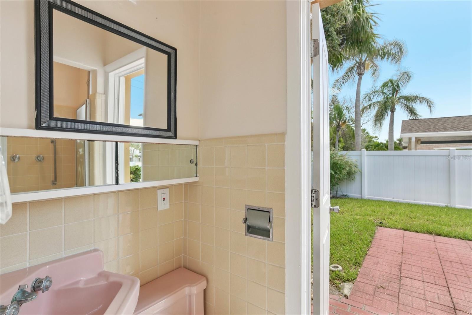 Image 47 of 62 For 941 Gulf Boulevard