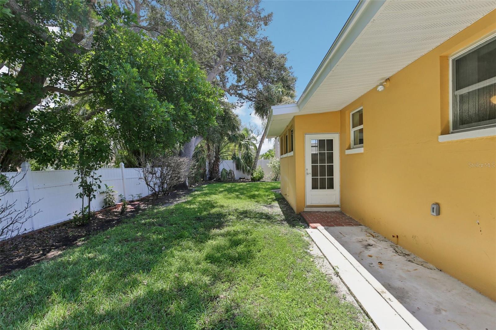 Image 57 of 62 For 941 Gulf Boulevard