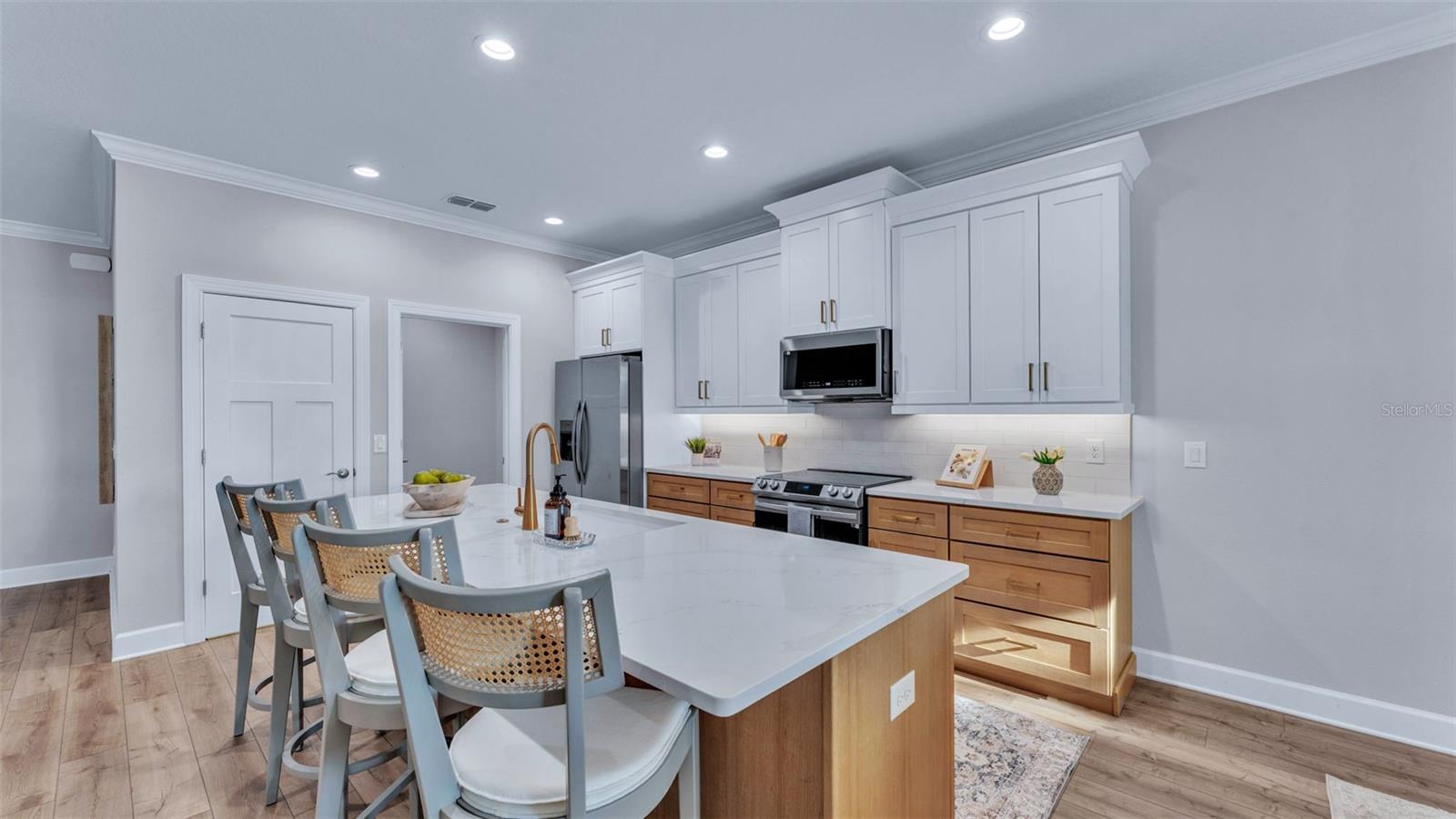 Image 10 of 47 For 4537 Fairway Oaks Drive