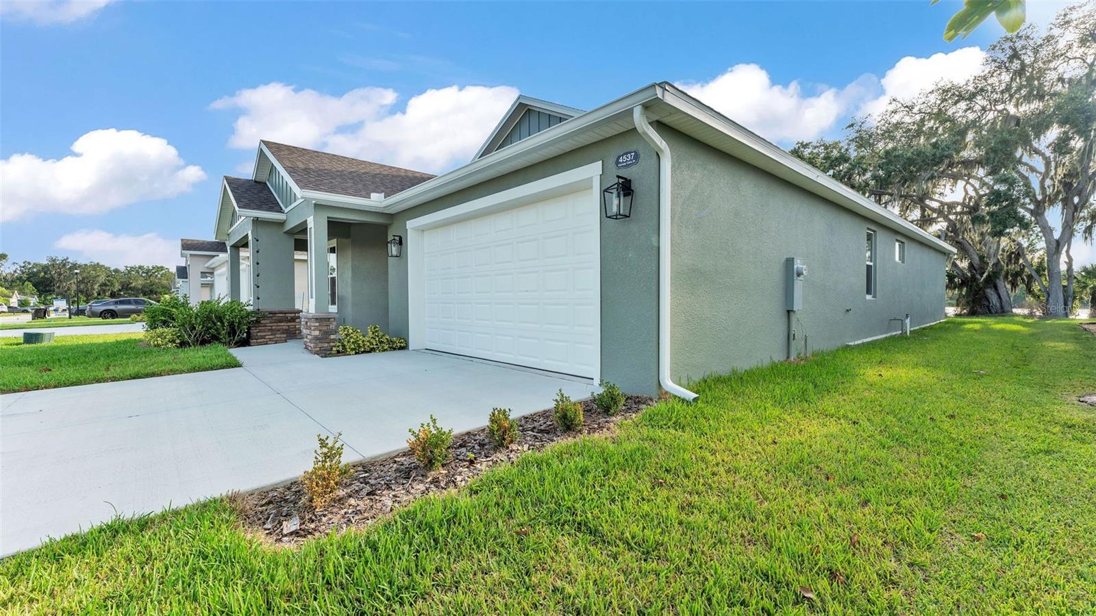 Image 33 of 47 For 4537 Fairway Oaks Drive