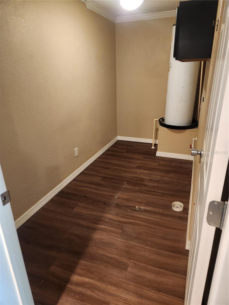 Image 4 of 6 For 5901 Bryce Lane 5924