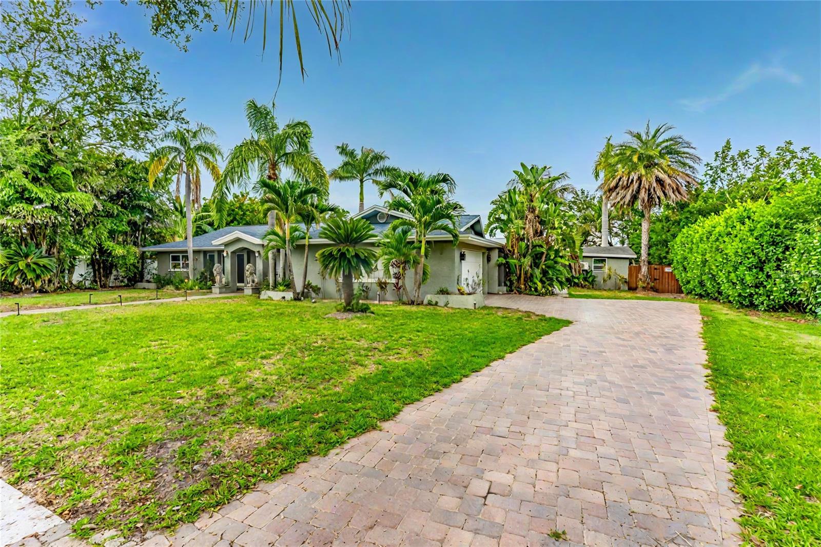 Image 2 of 60 For 3225 Rosery Road Ne