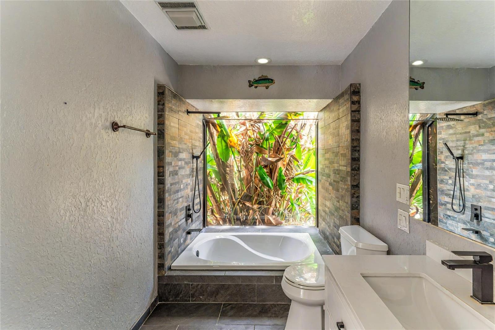 Image 33 of 60 For 3225 Rosery Road Ne