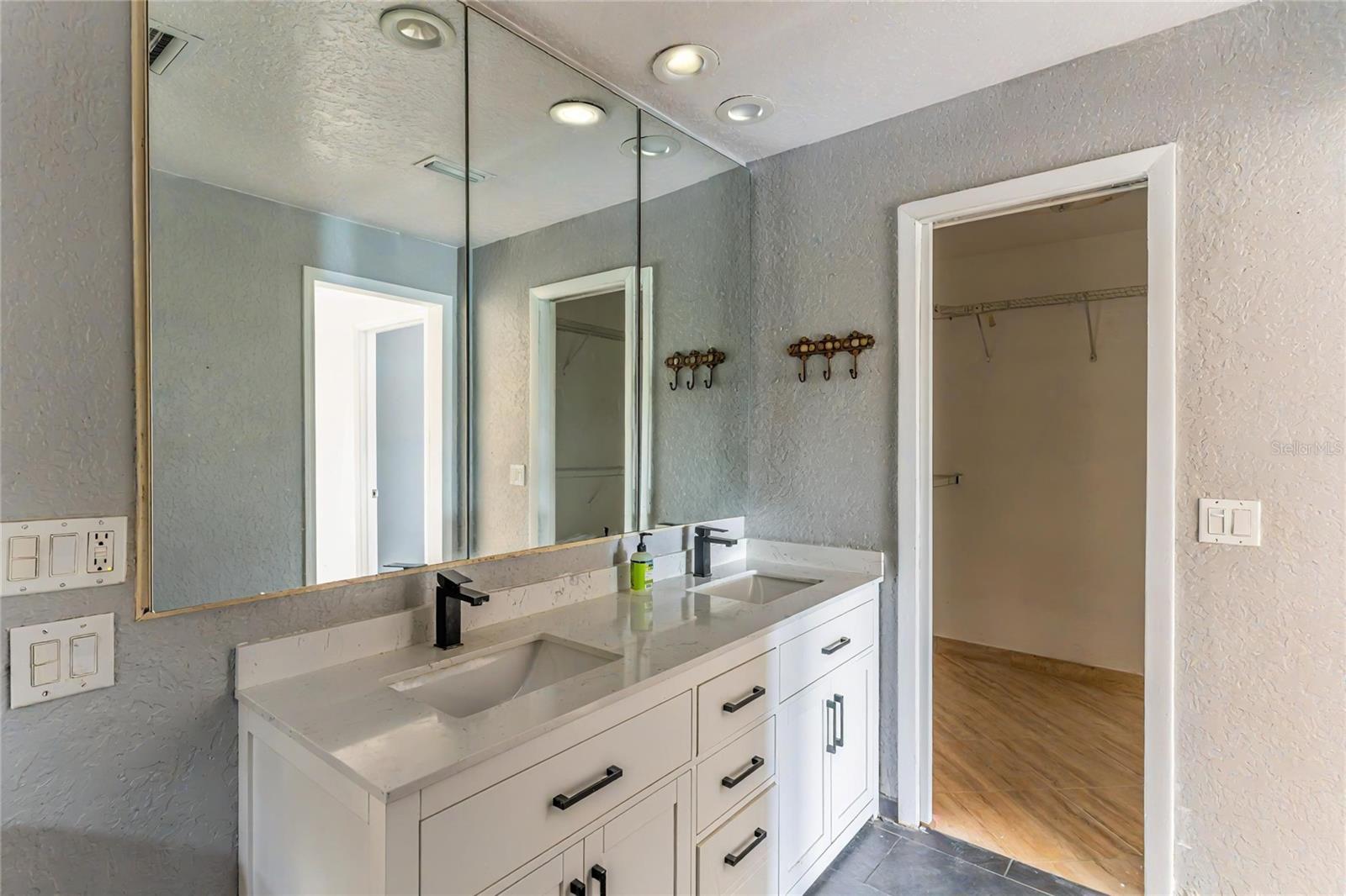 Image 35 of 60 For 3225 Rosery Road Ne