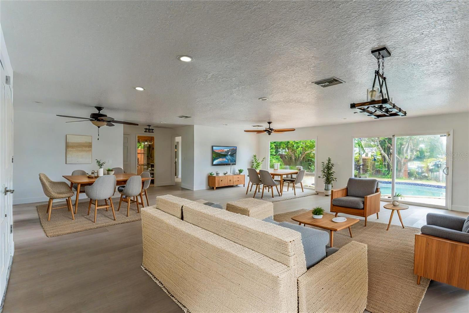 Image 9 of 60 For 3225 Rosery Road Ne