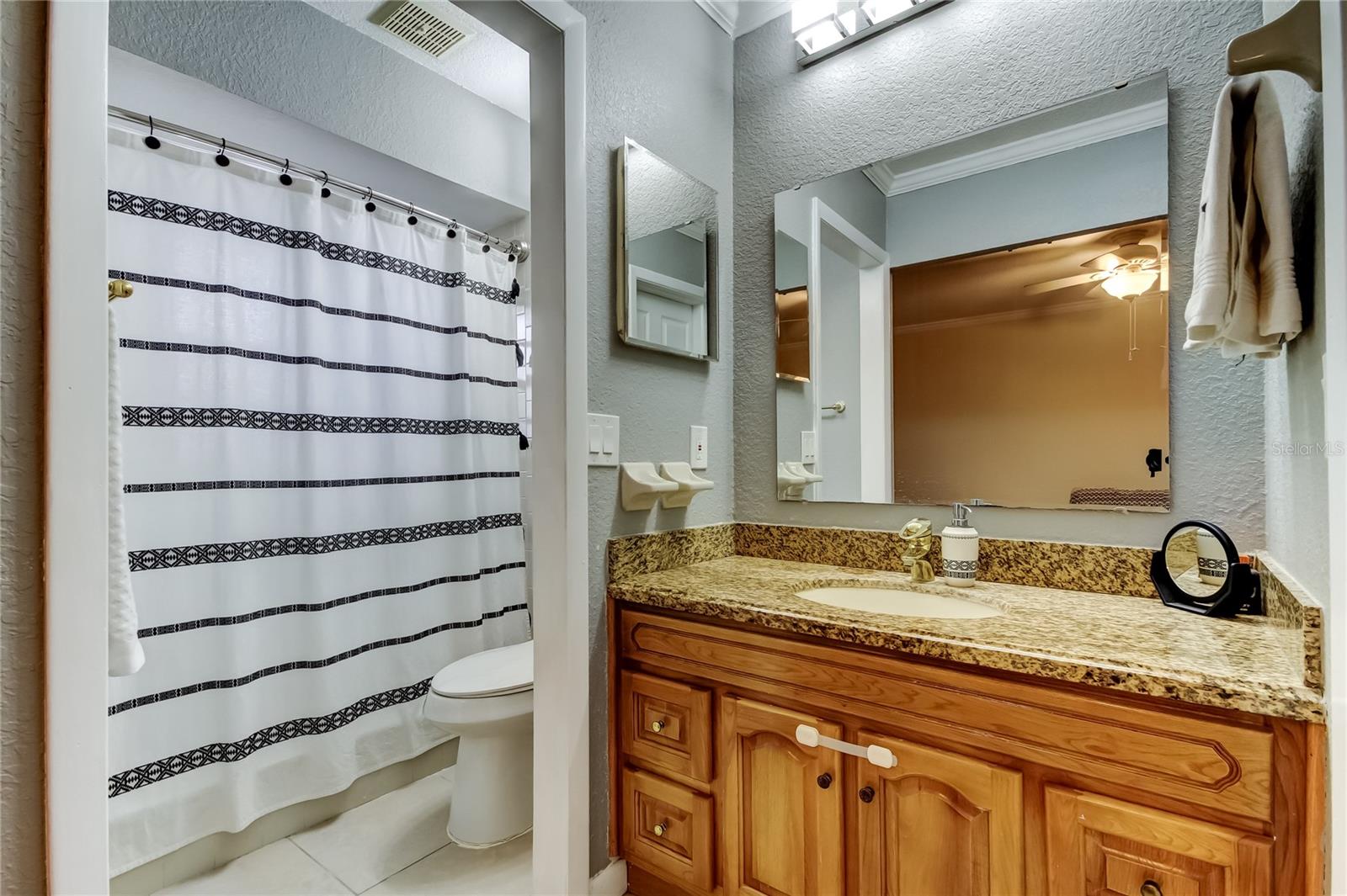 Image 33 of 71 For 11010 Wingate Drive