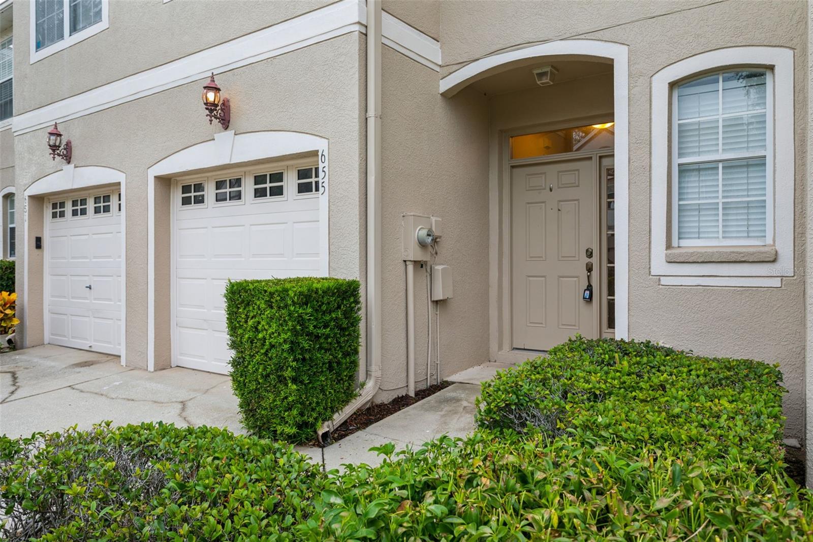 Image 2 of 25 For 655 Vallance Way Ne