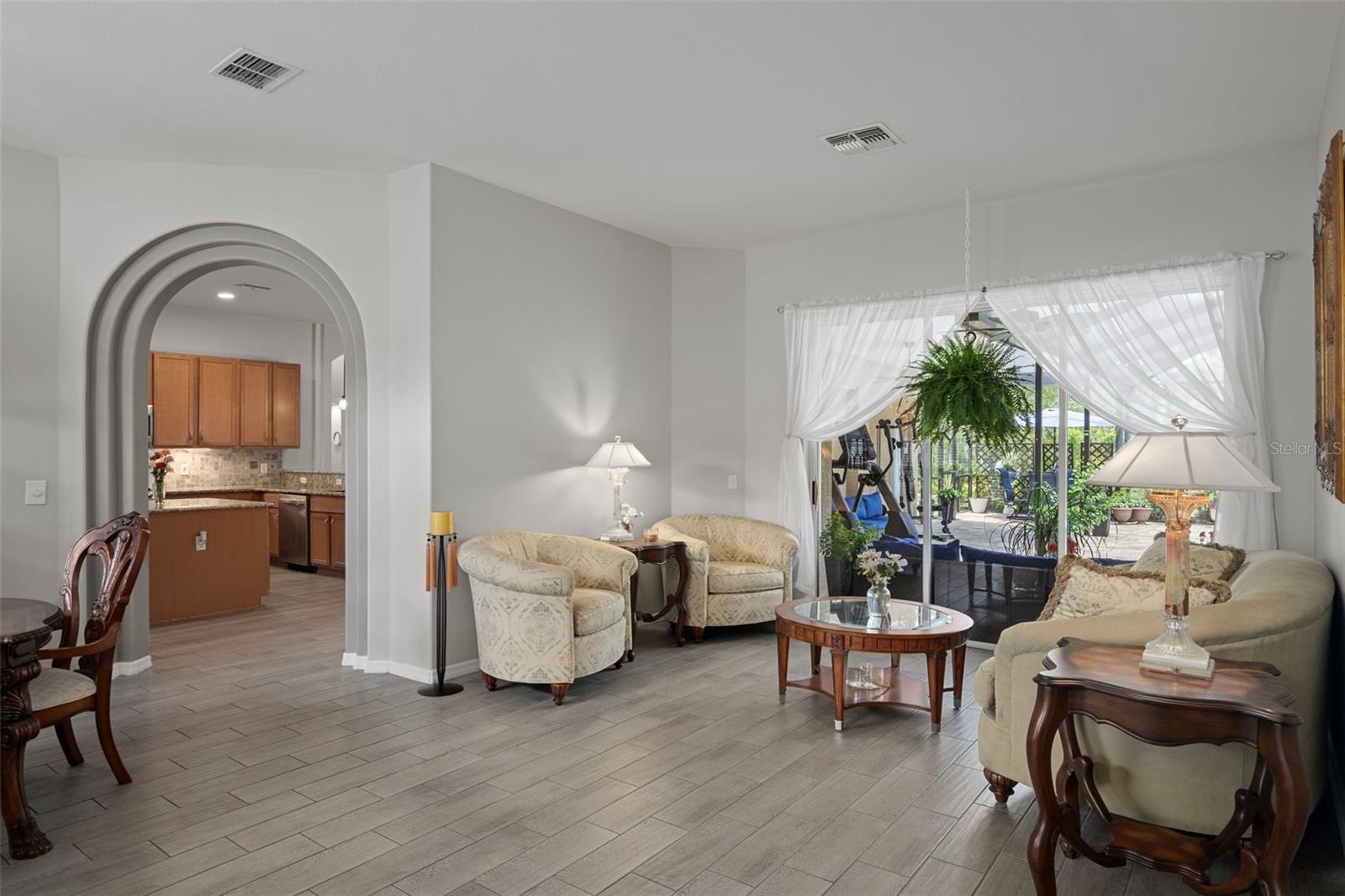 Image 7 of 60 For 30 Boxleaf Court