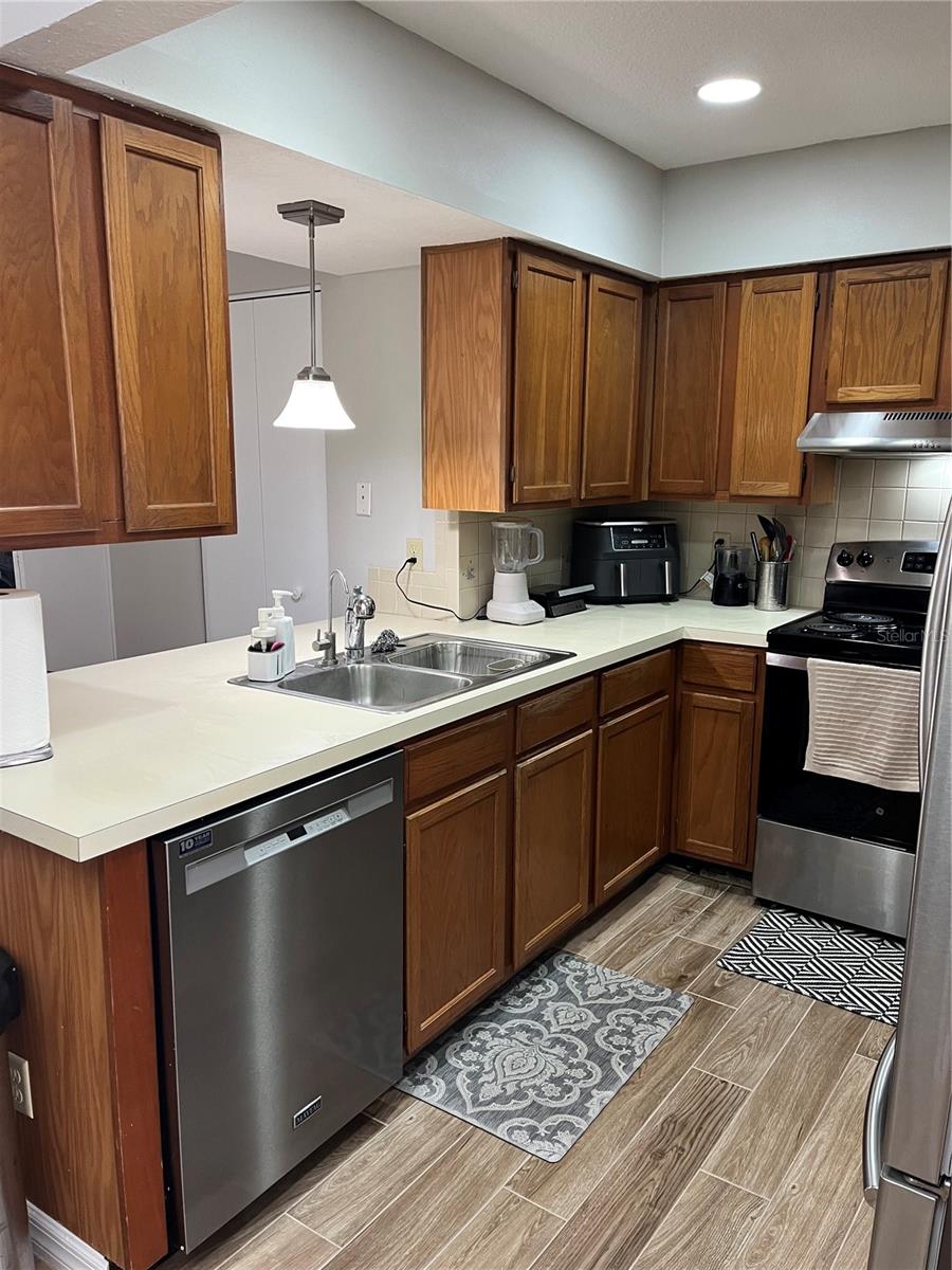 Image 6 of 15 For 4114 Woodlark Drive