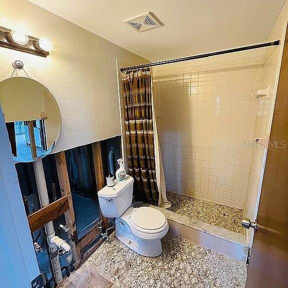 Listing photo id 11 for 5937 Beverly Drive