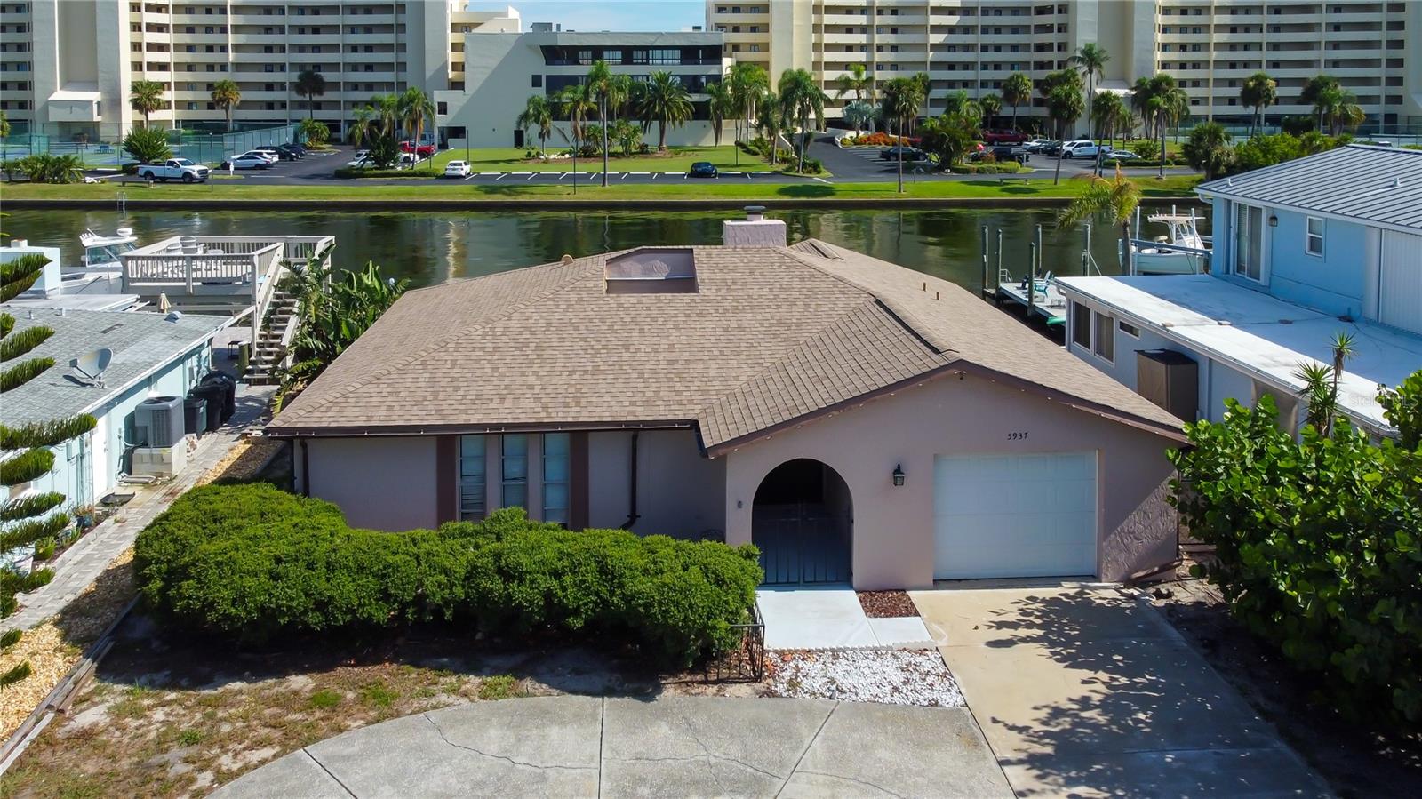 Listing photo id 0 for 5937 Beverly Drive