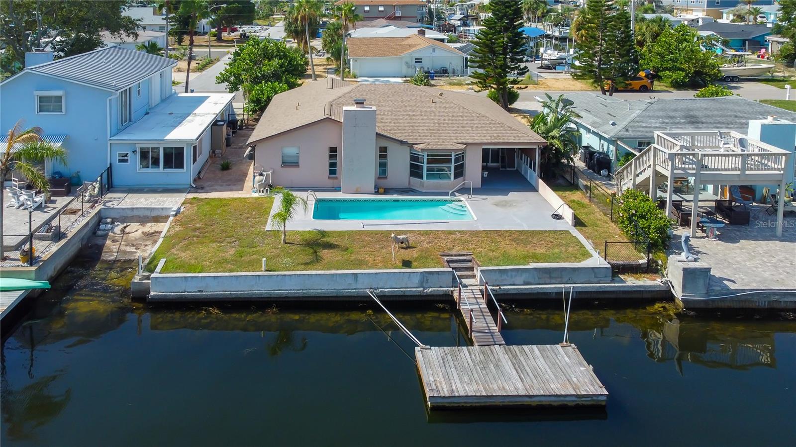 Listing photo id 26 for 5937 Beverly Drive