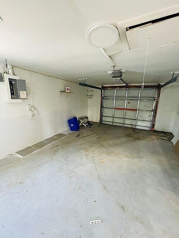 Listing photo id 28 for 5937 Beverly Drive