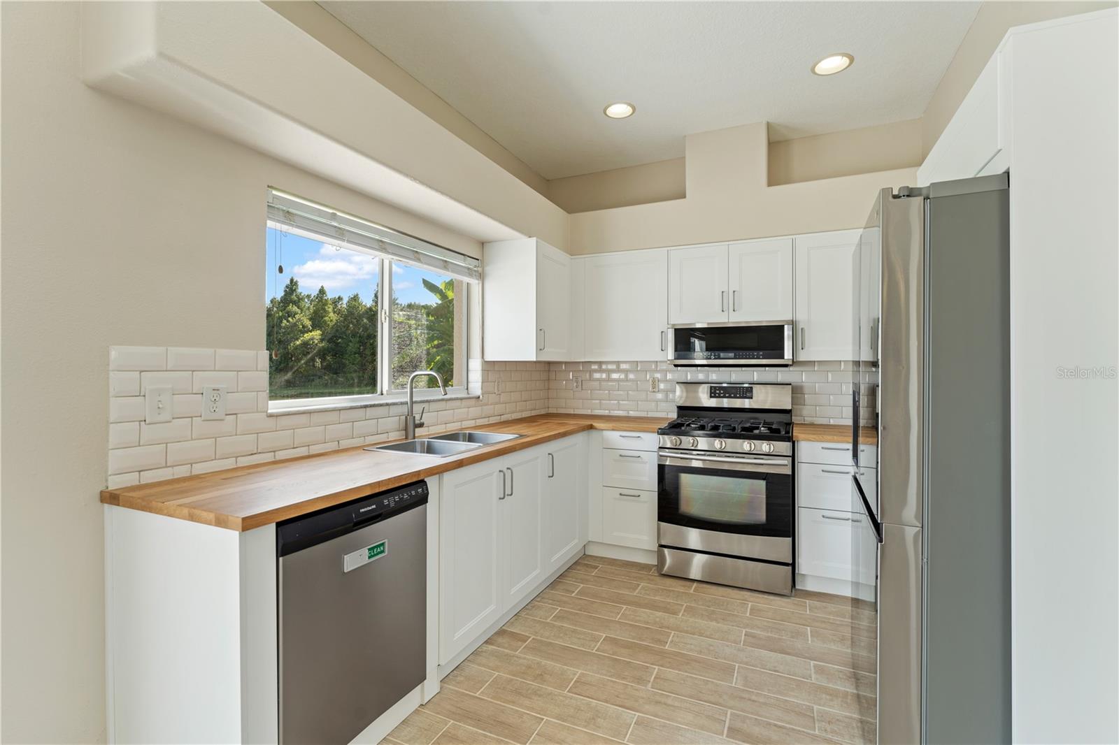 Image 27 of 72 For 25444 Geddy Drive