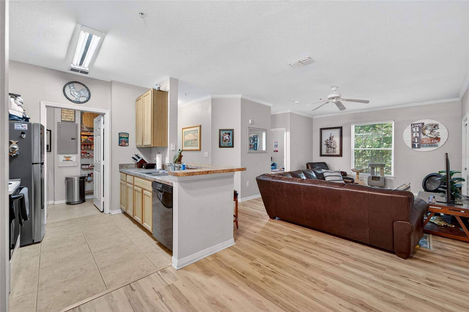 Image 10 of 50 For 9916 Courtney Palms Boulevard 203