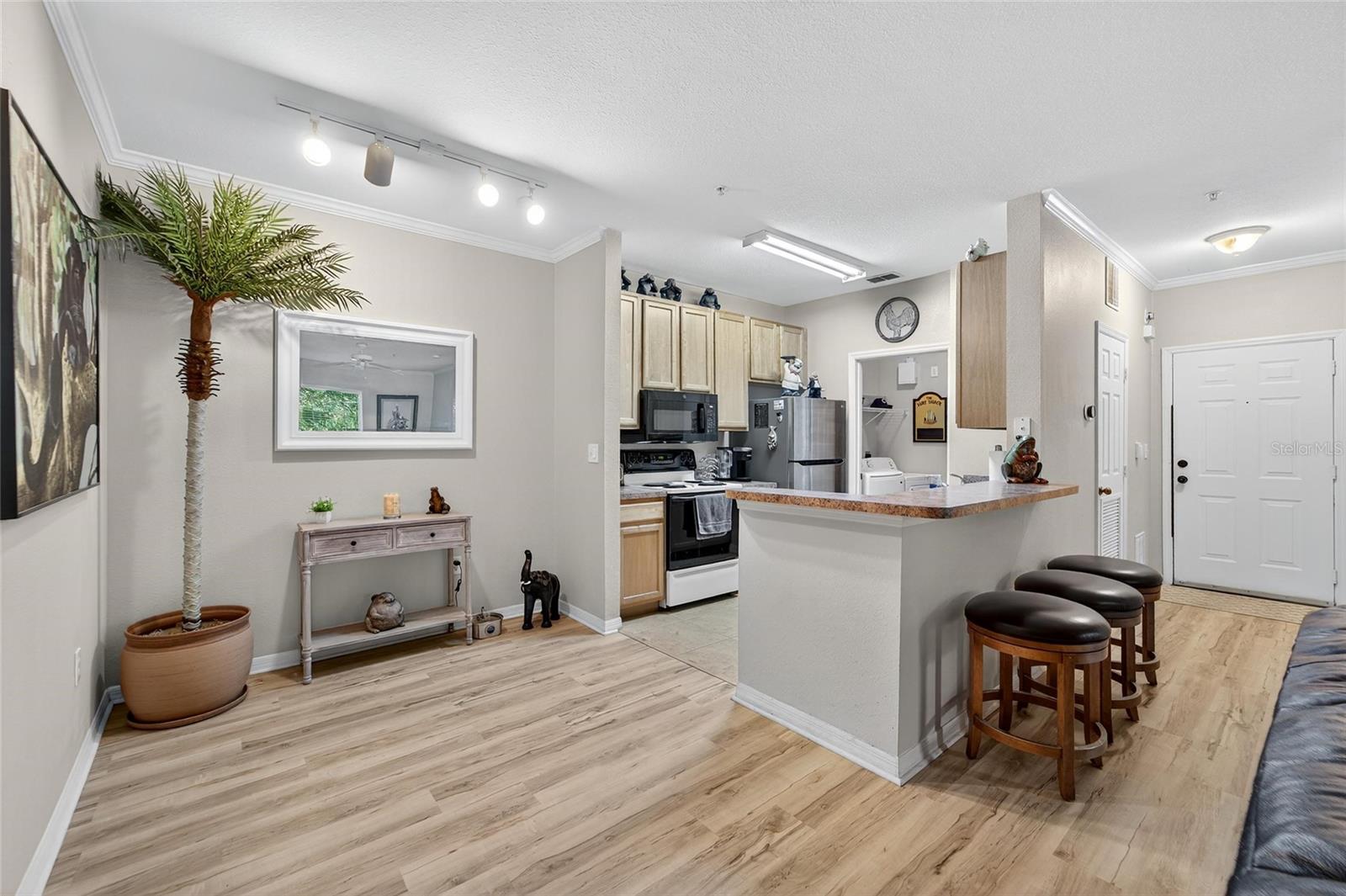 Image 12 of 50 For 9916 Courtney Palms Boulevard 203