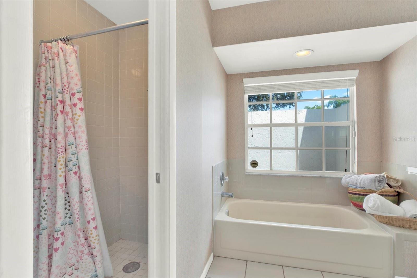 Image 13 of 32 For 15830 Glenarn Drive