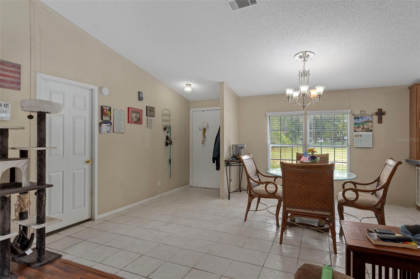Image 3 of 18 For 6540 Holiday Street