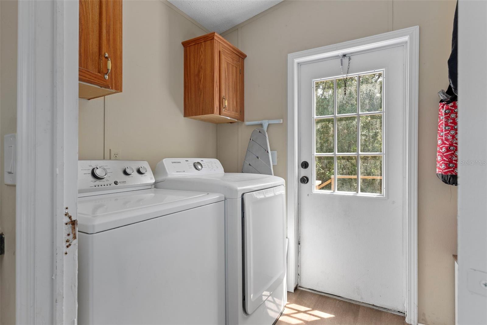 Image 8 of 18 For 6540 Holiday Street