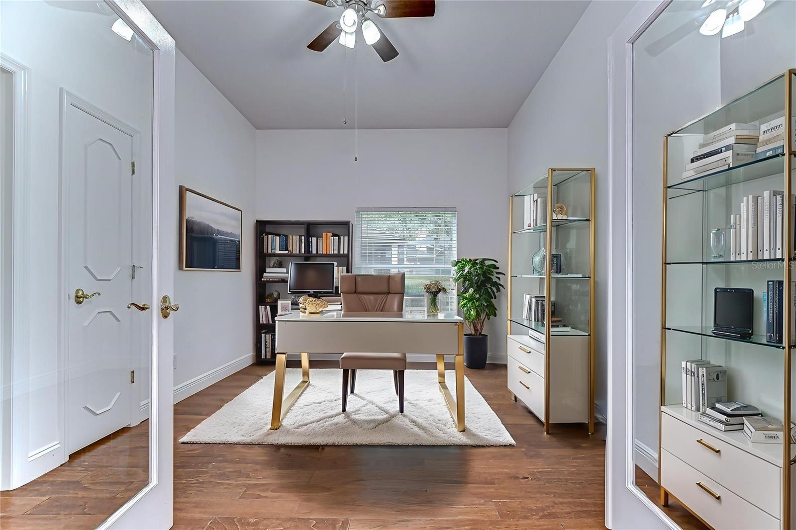 Listing photo id 33 for 6407 Renwick Circle