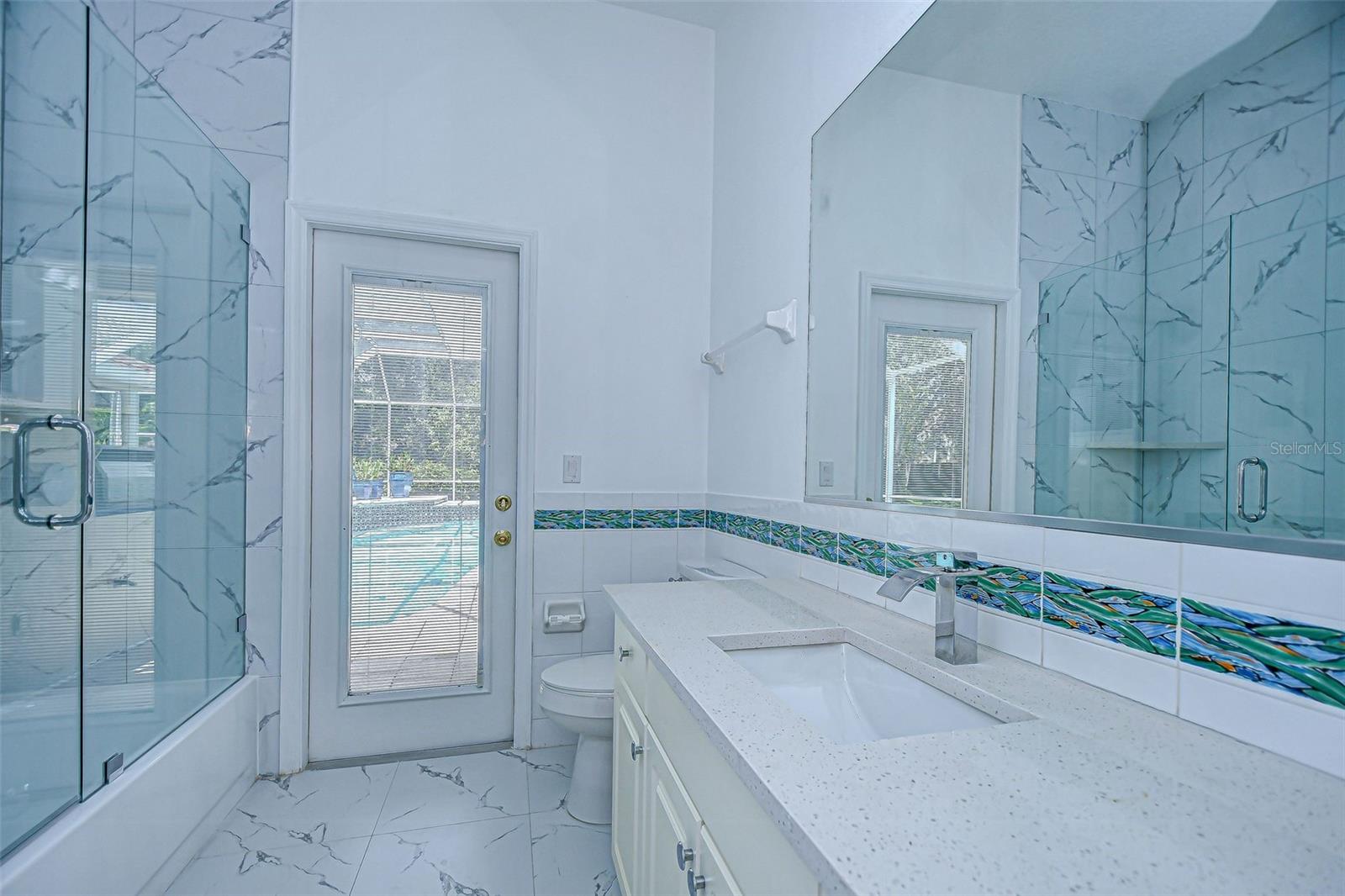 Listing photo id 35 for 6407 Renwick Circle