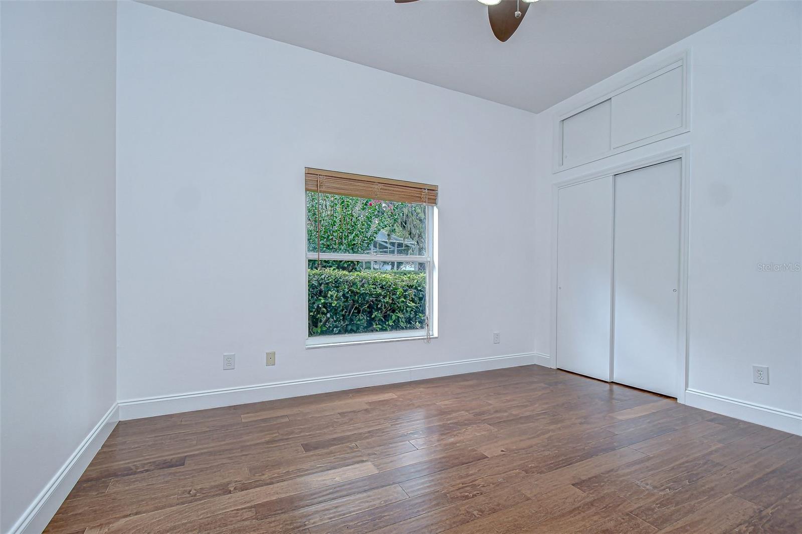 Listing photo id 46 for 6407 Renwick Circle