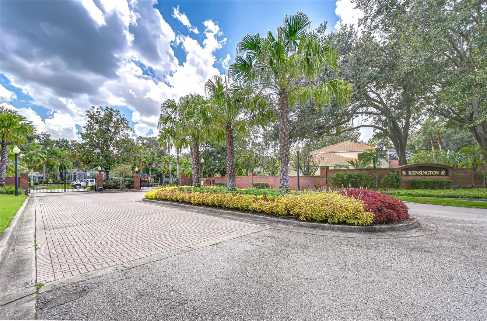 Listing photo id 52 for 6407 Renwick Circle