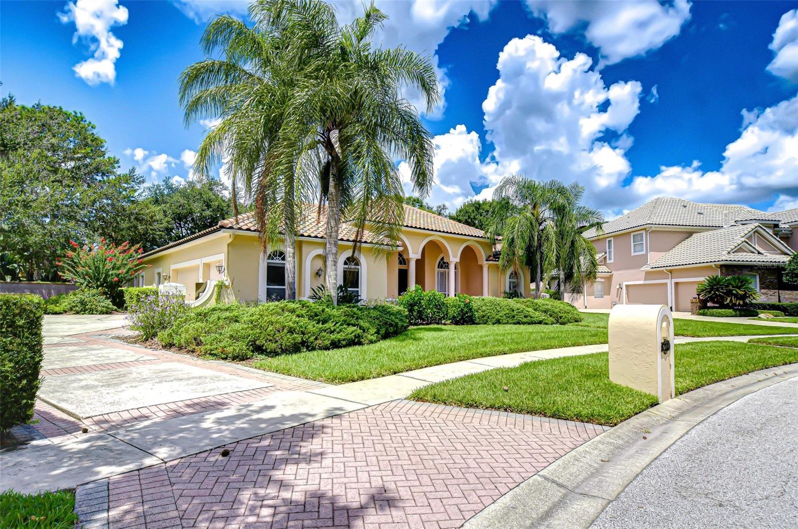 Listing photo id 53 for 6407 Renwick Circle