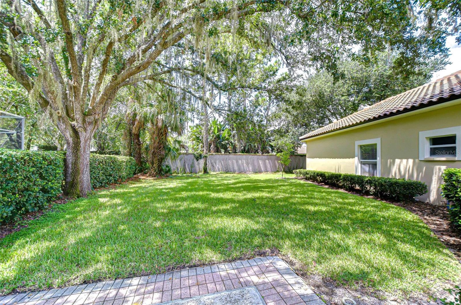 Listing photo id 54 for 6407 Renwick Circle