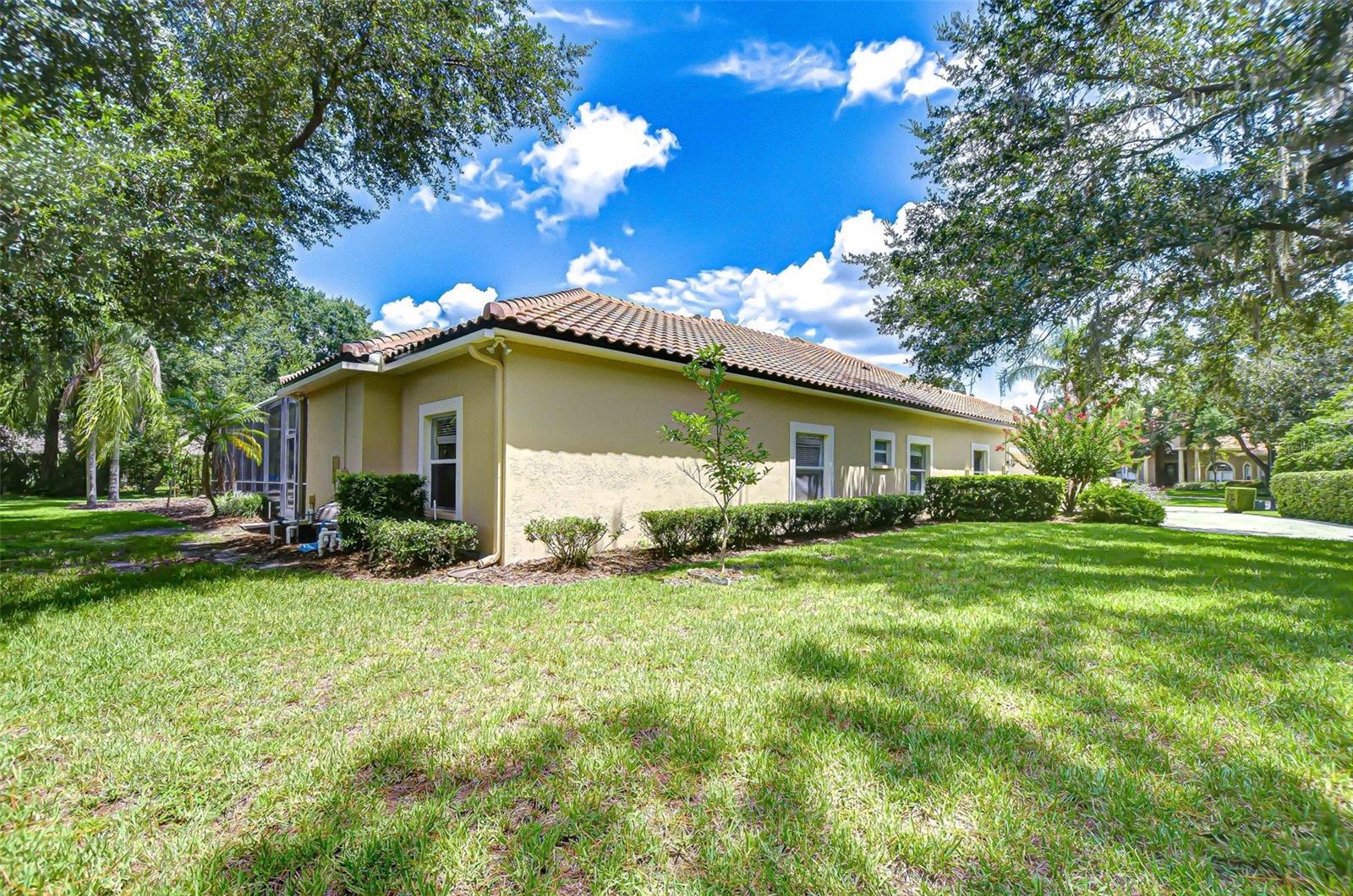 Listing photo id 55 for 6407 Renwick Circle