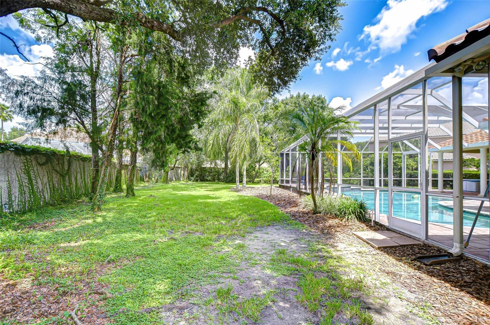 Listing photo id 57 for 6407 Renwick Circle