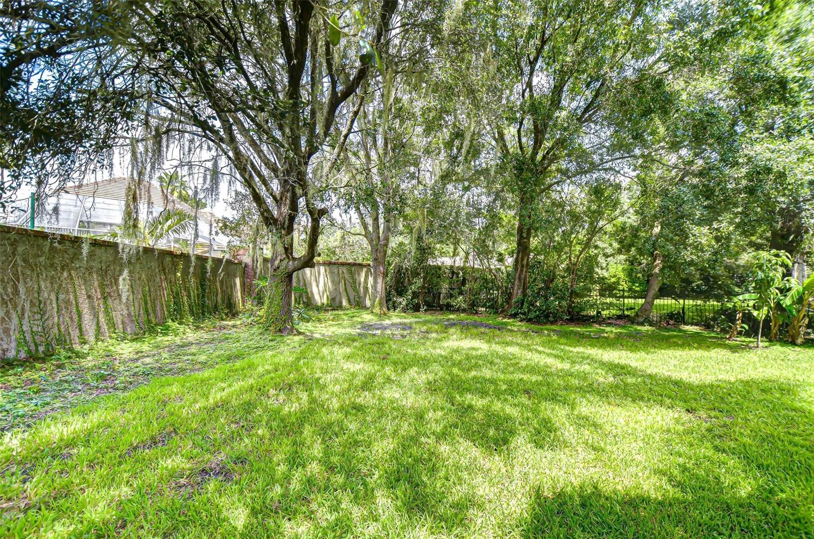 Listing photo id 58 for 6407 Renwick Circle