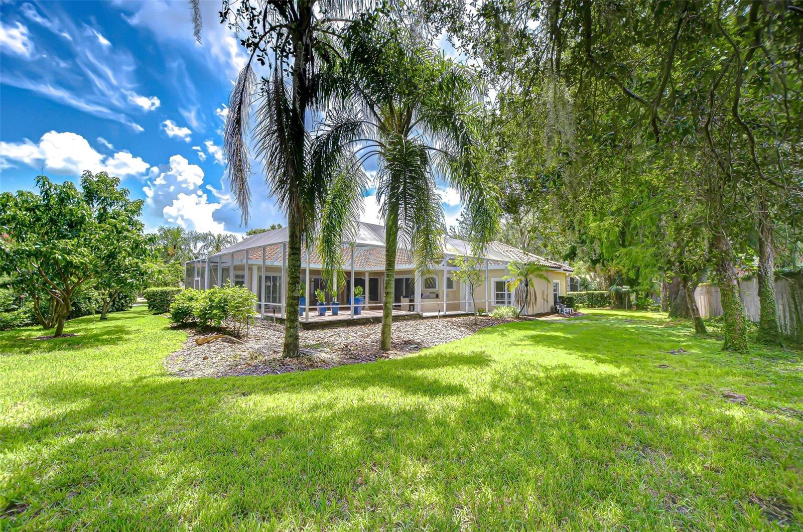 Listing photo id 59 for 6407 Renwick Circle