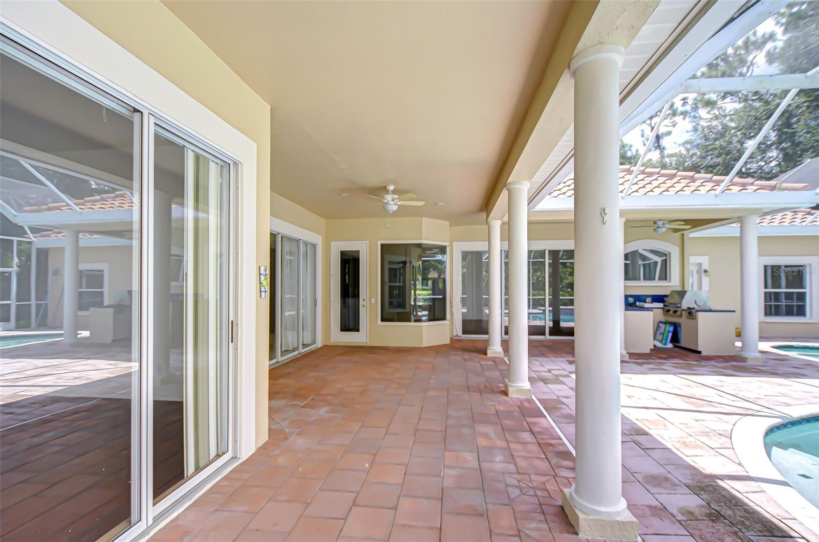 Listing photo id 62 for 6407 Renwick Circle