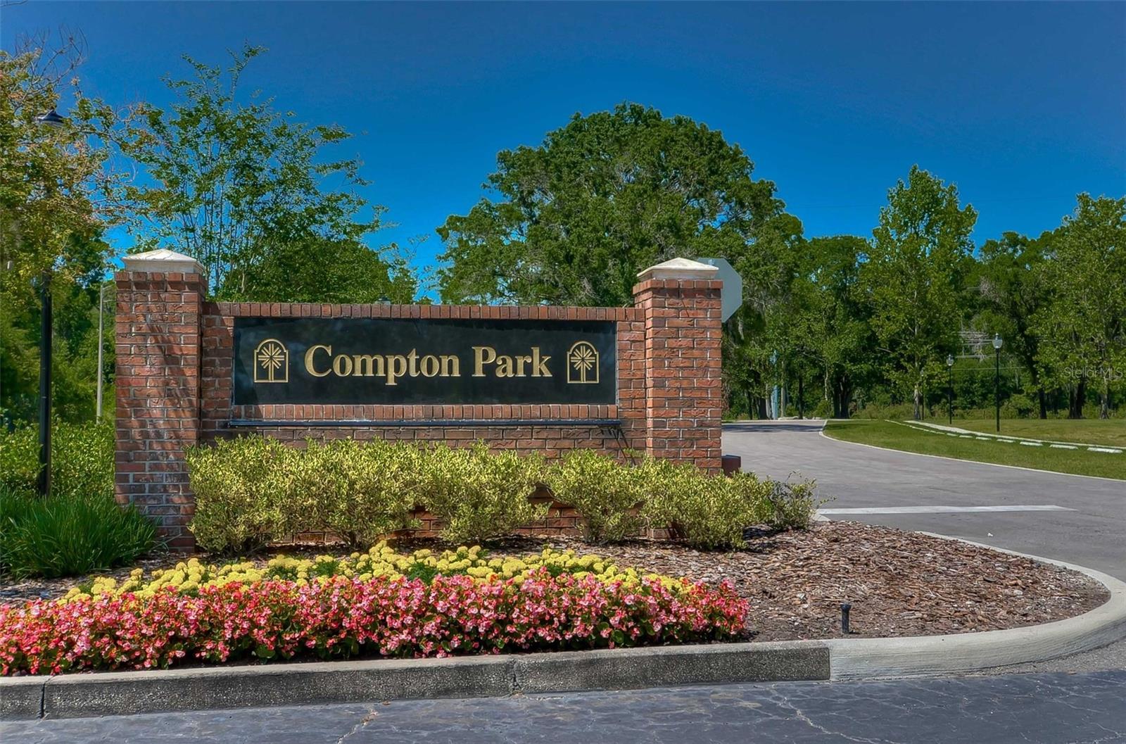 Listing photo id 76 for 6407 Renwick Circle