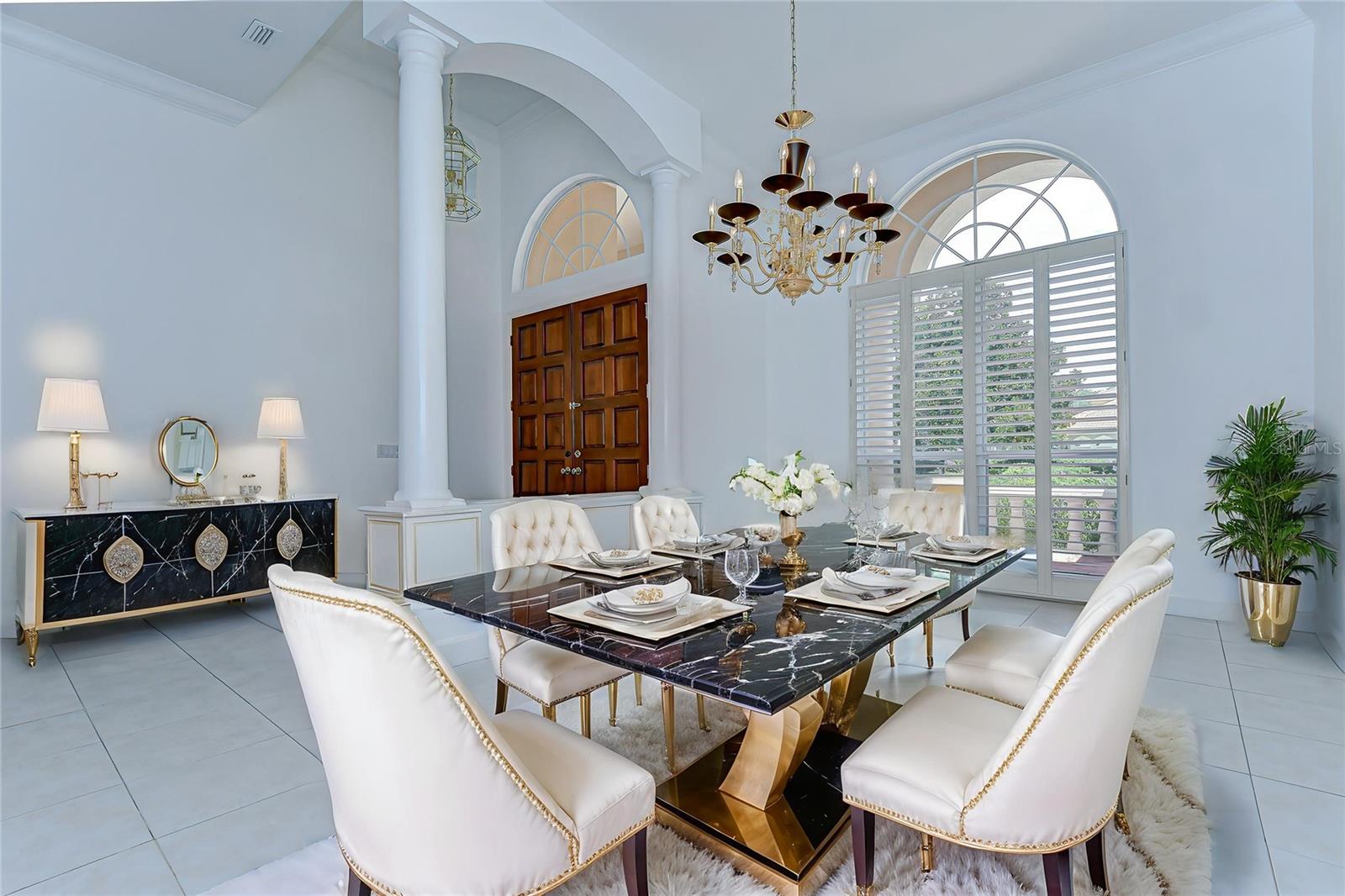 Listing photo id 6 for 6407 Renwick Circle