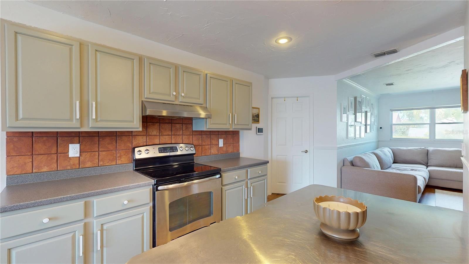 Image 17 of 54 For 7382 120th Avenue