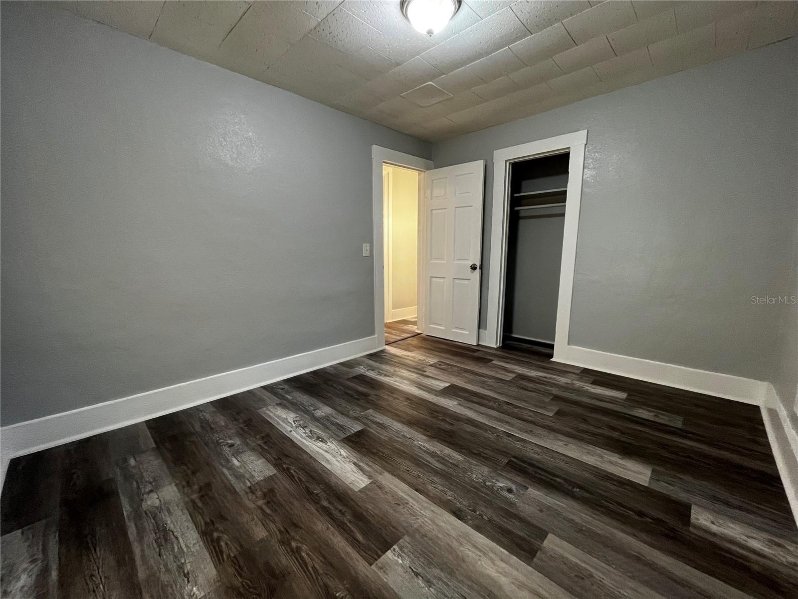 Image 12 of 17 For 908 Beverly Avenue E