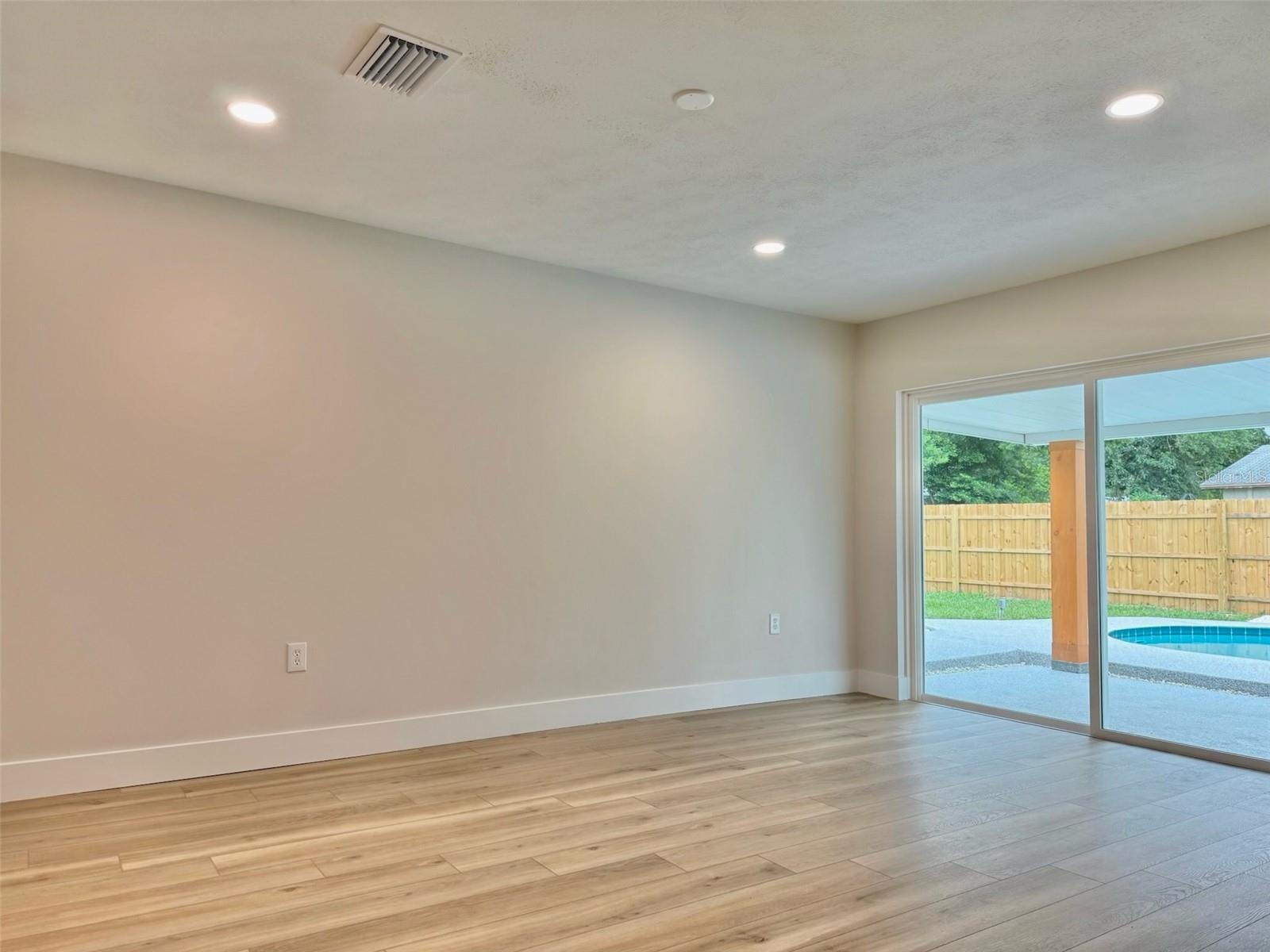 Image 4 of 20 For 1803 Green Lawn Street