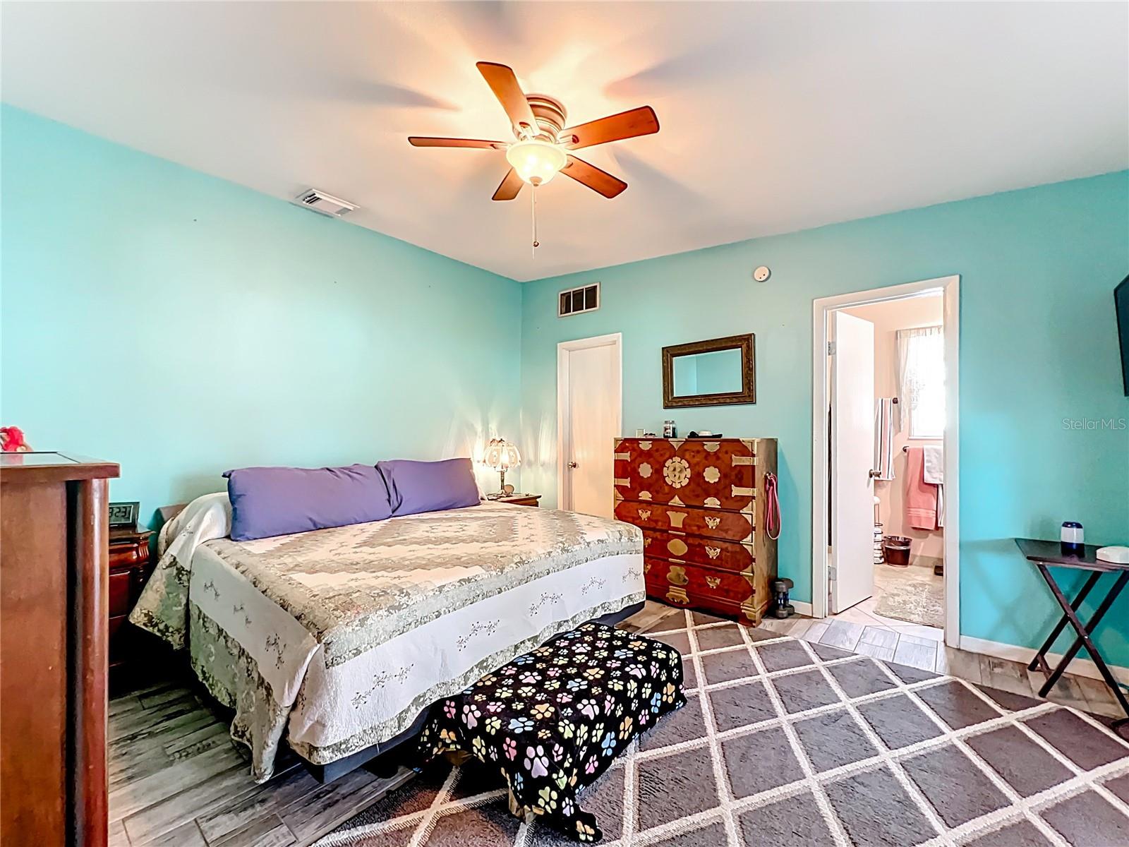 Image 23 of 53 For 5110 8th Avenue N