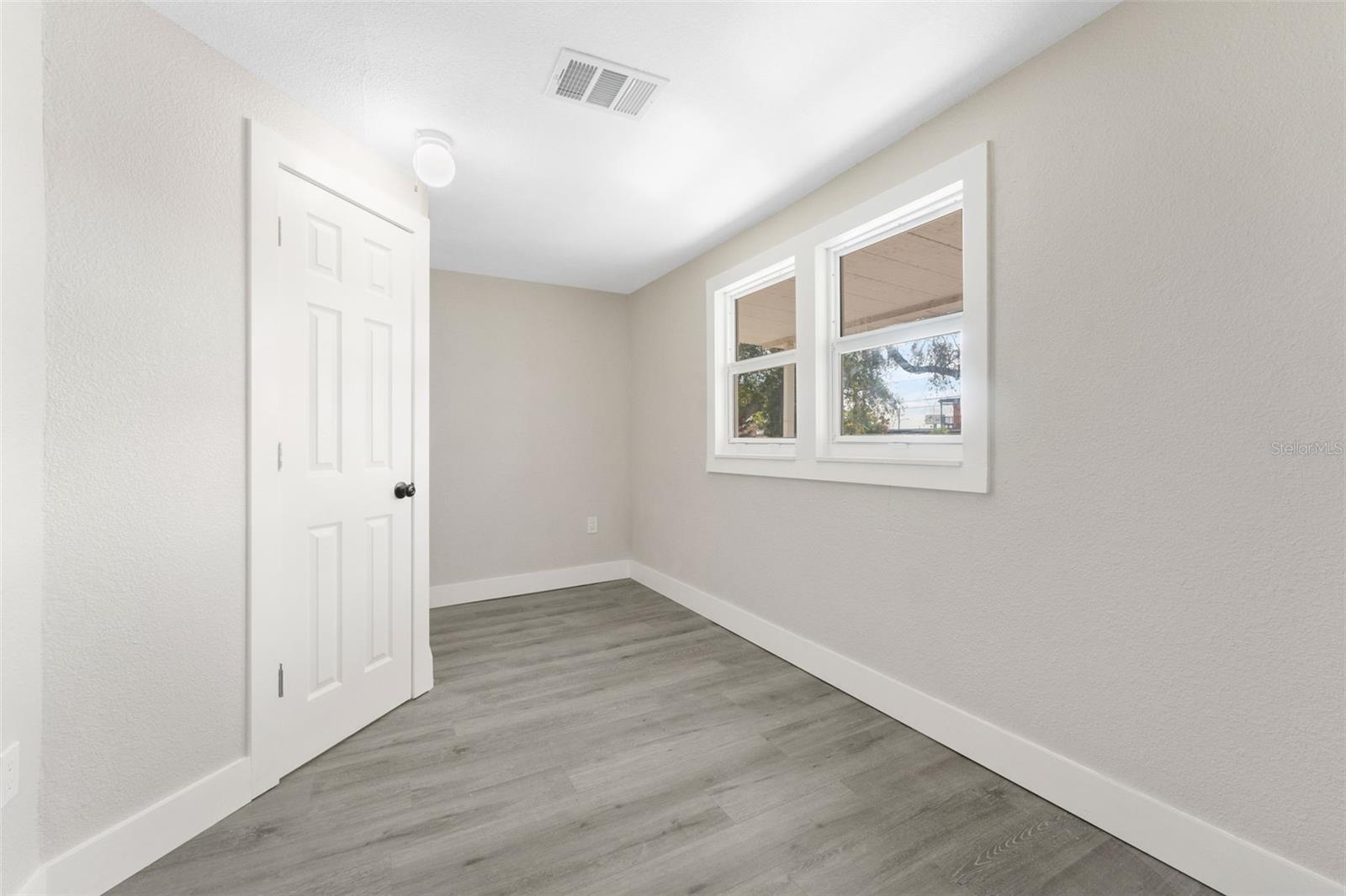 Image 12 of 27 For 3457 50th Avenue N